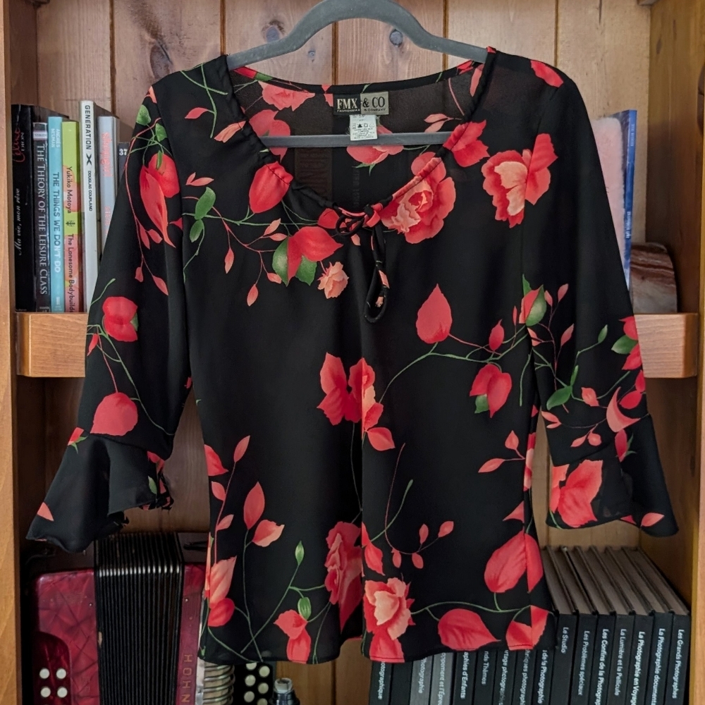 90's Vintage Floral Black Half Sleeve Blouse